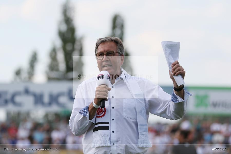 Mikrofon, Hitradio FFH, FFH, Oberbürgermeister, Jürgen Herzing, Stadion am Schönbusch, Aschaffenburg, 05.07.2022, DFL, BFV, sport, action, Fussball, Juli 2022, Saison 2022/2023, Bundesliga, Regionalliga Bayern, Testspiel, Landesfreundschaftsspiele, SGE, SVA, Eintracht Frankfurt, SV Viktoria Aschaffenburg - Bild-ID: 2333725 Mikrofon, Hitradio FFH, FFH, Oberbürgermeister, Jürgen Herzing, Stadion am Schönbusch, Aschaffenburg, 05.07.2022, DFL, BFV, sport, action, Fussball, Juli 2022, Saison 2022/2023, Bundesliga, Regionalliga Bayern, Testspiel, Landesfreundschaftsspiele, SGE, SVA, Eintracht Frankfurt, SV Viktoria Aschaffenburg - Bild-ID: 2333725