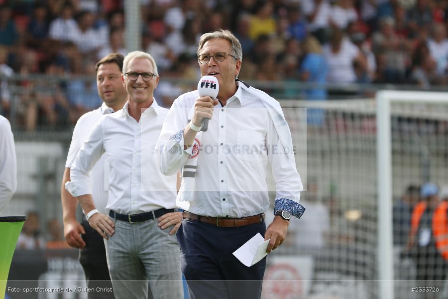 Mikrofon, Hitradio FFH, FFH, Oberbürgermeister, Jürgen Herzing, Stadion am Schönbusch, Aschaffenburg, 05.07.2022, DFL, BFV, sport, action, Fussball, Juli 2022, Saison 2022/2023, Bundesliga, Regionalliga Bayern, Testspiel, Landesfreundschaftsspiele, SGE, SVA, Eintracht Frankfurt, SV Viktoria Aschaffenburg - Bild-ID: 2333726 Mikrofon, Hitradio FFH, FFH, Oberbürgermeister, Jürgen Herzing, Stadion am Schönbusch, Aschaffenburg, 05.07.2022, DFL, BFV, sport, action, Fussball, Juli 2022, Saison 2022/2023, Bundesliga, Regionalliga Bayern, Testspiel, Landesfreundschaftsspiele, SGE, SVA, Eintracht Frankfurt, SV Viktoria Aschaffenburg - Bild-ID: 2333726