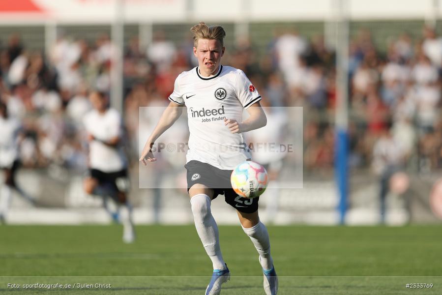Jens Hauge, Stadion am Schönbusch, Aschaffenburg, 05.07.2022, DFL, BFV, sport, action, Fussball, Juli 2022, Saison 2022/2023, Bundesliga, Regionalliga Bayern, Testspiel, Landesfreundschaftsspiele, SGE, SVA, Eintracht Frankfurt, SV Viktoria Aschaffenburg - Bild-ID: 2333769 Jens Hauge, Stadion am Schönbusch, Aschaffenburg, 05.07.2022, DFL, BFV, sport, action, Fussball, Juli 2022, Saison 2022/2023, Bundesliga, Regionalliga Bayern, Testspiel, Landesfreundschaftsspiele, SGE, SVA, Eintracht Frankfurt, SV Viktoria Aschaffenburg - Bild-ID: 2333769