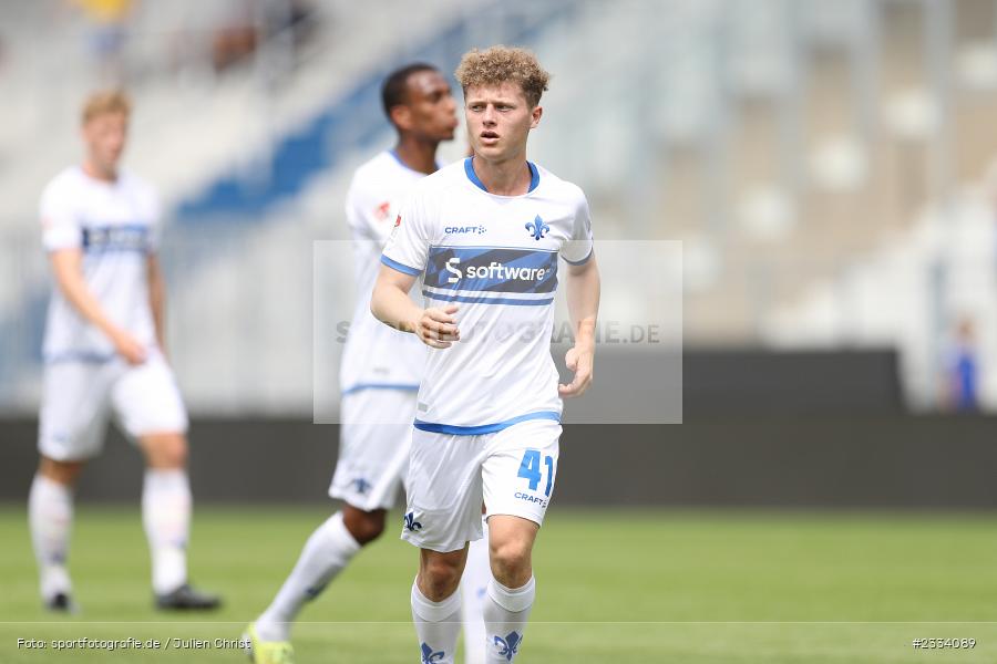Philipp Sonn, Merck-Stadion am Böllenfalltor, Darmstadt, 09.07.2022, DFB, DFL, sport, action, Fussball, Juli 2022, Saison 2022/2023, 3. Liga, 2. Bundesliga, Testspiel, Regional Freundschaftsspiele, BAY, SVD, SpVgg Bayreuth, SV Darmstadt 98 - Bild-ID: 2334089 Philipp Sonn, Merck-Stadion am Böllenfalltor, Darmstadt, 09.07.2022, DFB, DFL, sport, action, Fussball, Juli 2022, Saison 2022/2023, 3. Liga, 2. Bundesliga, Testspiel, Regional Freundschaftsspiele, BAY, SVD, SpVgg Bayreuth, SV Darmstadt 98 - Bild-ID: 2334089