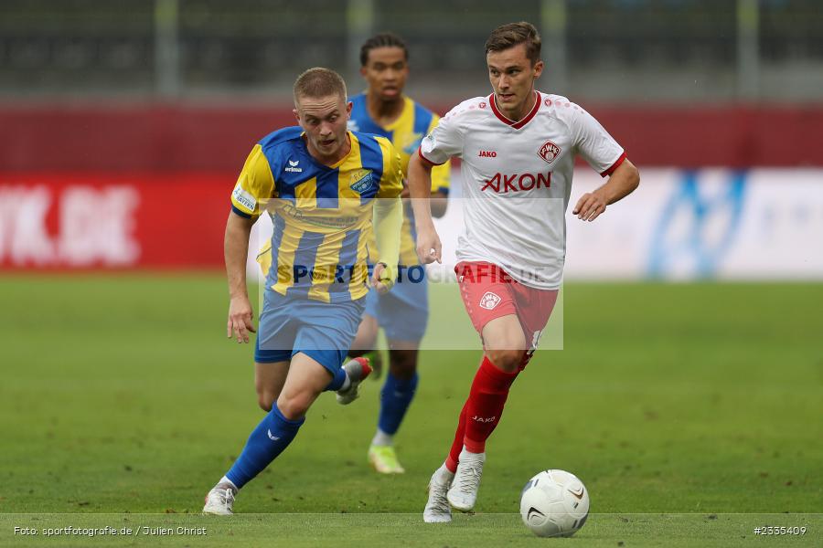 Maximilian Zaiser, FLYERALARM Arena, Würzburg, 29.07.2022, BFV, sport, action, Fussball, Juli 2022, Saison 2022/2023, Regionalliga Bayern, FCP, FWK, FC Pipinsried, FC Würzburger Kickers - Bild-ID: 2335409