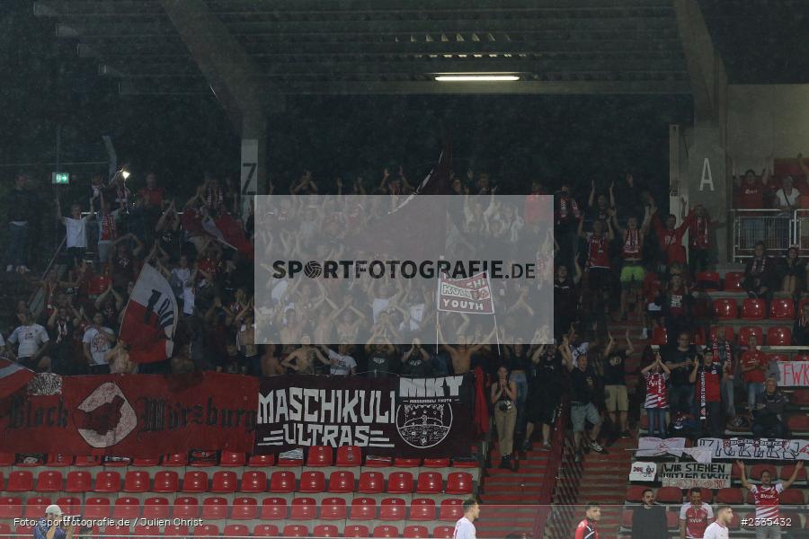 Fans, FLYERALARM Arena, Würzburg, 29.07.2022, BFV, sport, action, Fussball, Juli 2022, Saison 2022/2023, Regionalliga Bayern, FCP, FWK, FC Pipinsried, FC Würzburger Kickers - Bild-ID: 2335432
