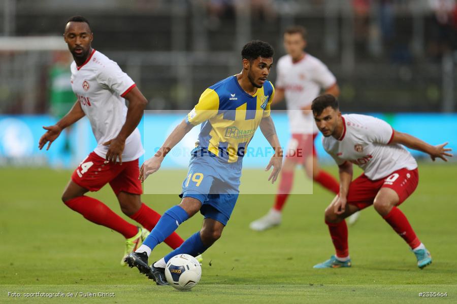 Nickoy Ricter, FLYERALARM Arena, Würzburg, 29.07.2022, BFV, sport, action, Fussball, Juli 2022, Saison 2022/2023, Regionalliga Bayern, FCP, FWK, FC Pipinsried, FC Würzburger Kickers - Bild-ID: 2335464