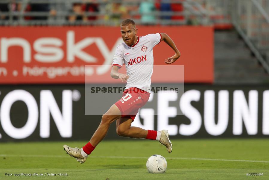 Benyas Solomon Junge-Abiol, FLYERALARM Arena, Würzburg, 29.07.2022, BFV, sport, action, Fussball, Juli 2022, Saison 2022/2023, Regionalliga Bayern, FCP, FWK, FC Pipinsried, FC Würzburger Kickers - Bild-ID: 2335484
