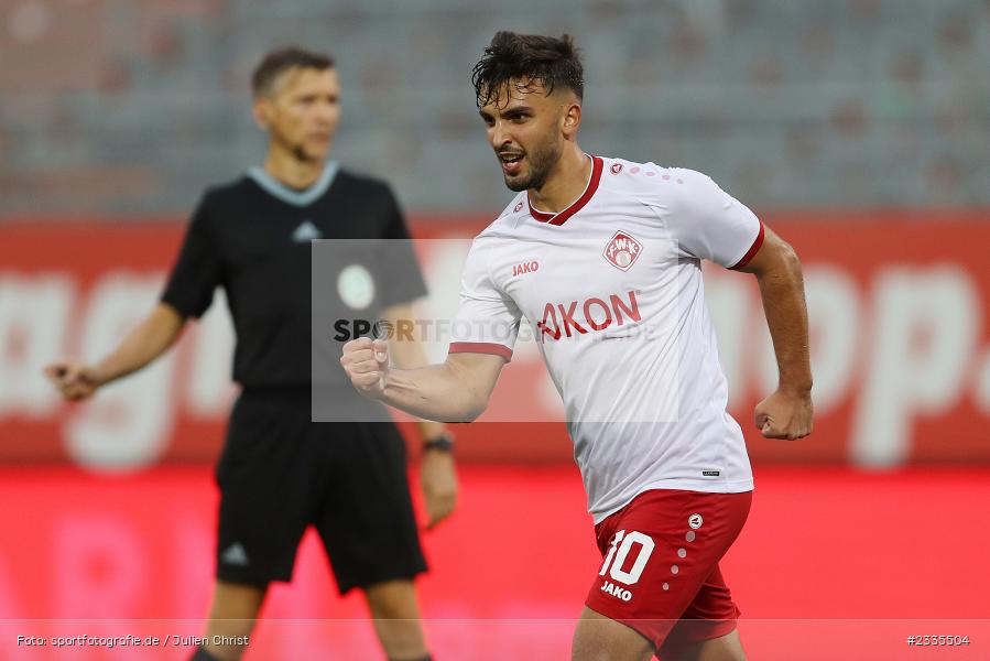 Dardan Karimani, FLYERALARM Arena, Würzburg, 29.07.2022, BFV, sport, action, Fussball, Juli 2022, Saison 2022/2023, Regionalliga Bayern, FCP, FWK, FC Pipinsried, FC Würzburger Kickers - Bild-ID: 2335504 Dardan Karimani, FLYERALARM Arena, Würzburg, 29.07.2022, BFV, sport, action, Fussball, Juli 2022, Saison 2022/2023, Regionalliga Bayern, FCP, FWK, FC Pipinsried, FC Würzburger Kickers - Bild-ID: 2335504