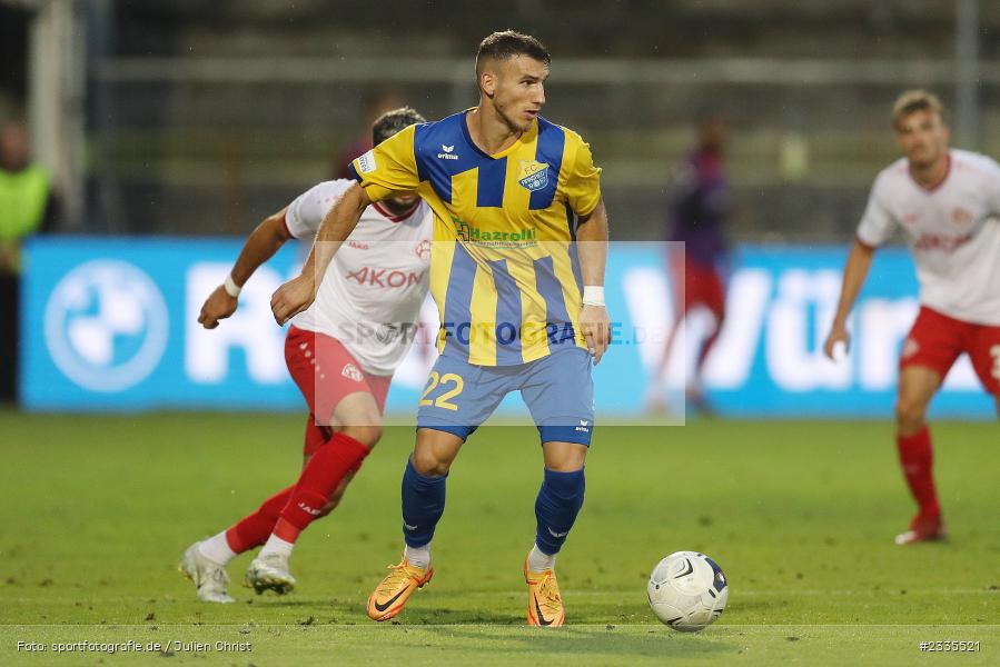 Faton Dzemailji, FLYERALARM Arena, Würzburg, 29.07.2022, BFV, sport, action, Fussball, Juli 2022, Saison 2022/2023, Regionalliga Bayern, FCP, FWK, FC Pipinsried, FC Würzburger Kickers - Bild-ID: 2335521