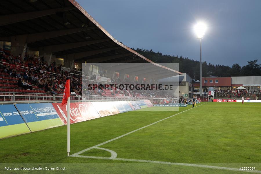 Flutlicht, Spielszene, FLYERALARM Arena, Würzburg, 29.07.2022, BFV, sport, action, Fussball, Juli 2022, Saison 2022/2023, Regionalliga Bayern, FCP, FWK, FC Pipinsried, FC Würzburger Kickers - Bild-ID: 2335539