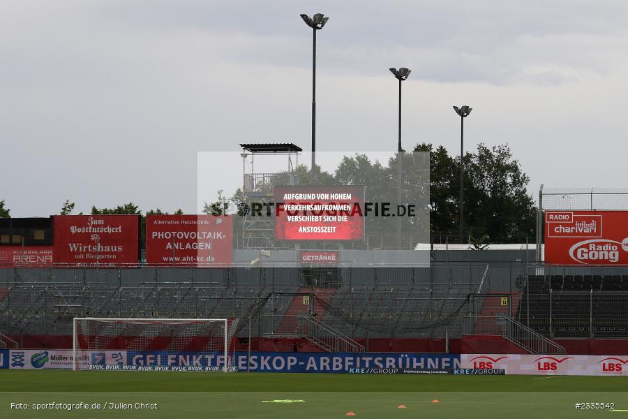 Anstoßzeit, Verspätung, LED-Screen, FLYERALARM Arena, Würzburg, 29.07.2022, BFV, sport, action, Fussball, Juli 2022, Saison 2022/2023, Regionalliga Bayern, FCP, FWK, FC Pipinsried, FC Würzburger Kickers - Bild-ID: 2335542