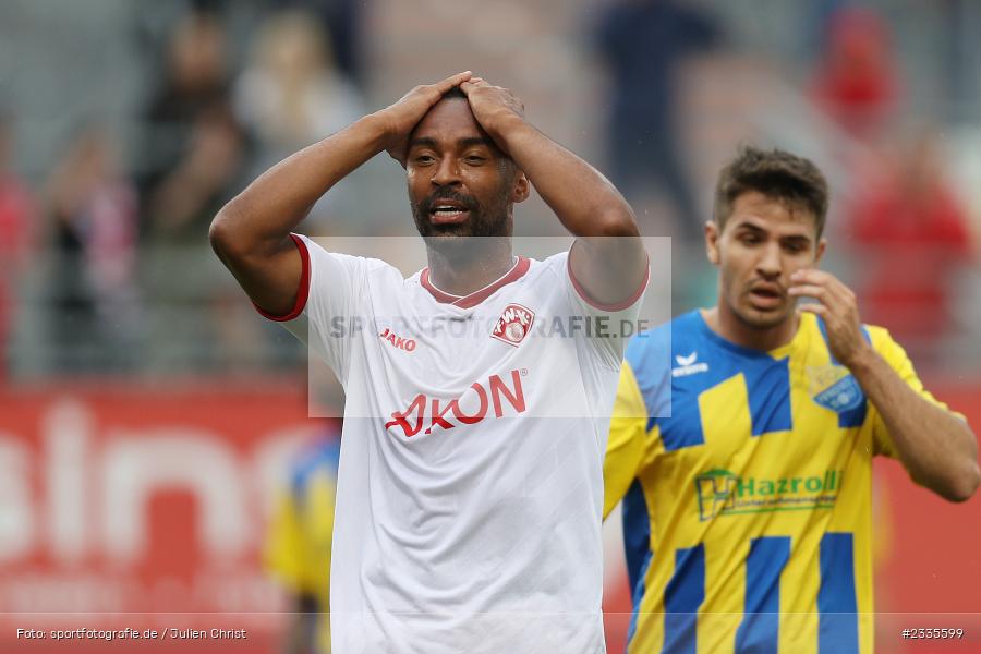 Saliou Sané, FLYERALARM Arena, Würzburg, 29.07.2022, BFV, sport, action, Fussball, Juli 2022, Saison 2022/2023, Regionalliga Bayern, FCP, FWK, FC Pipinsried, FC Würzburger Kickers - Bild-ID: 2335599