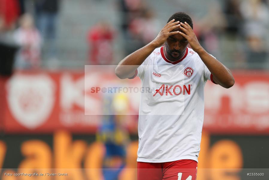 Saliou Sané, FLYERALARM Arena, Würzburg, 29.07.2022, BFV, sport, action, Fussball, Juli 2022, Saison 2022/2023, Regionalliga Bayern, FCP, FWK, FC Pipinsried, FC Würzburger Kickers - Bild-ID: 2335600