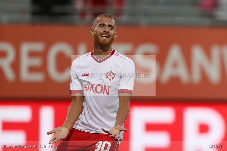 Benyas Solomon Junge-Abiol, FLYERALARM Arena, Würzburg, 29.07.2022, BFV, sport, action, Fussball, Juli 2022, Saison 2022/2023, Regionalliga Bayern, FCP, FWK, FC Pipinsried, FC Würzburger Kickers - Bild-ID: 2335608