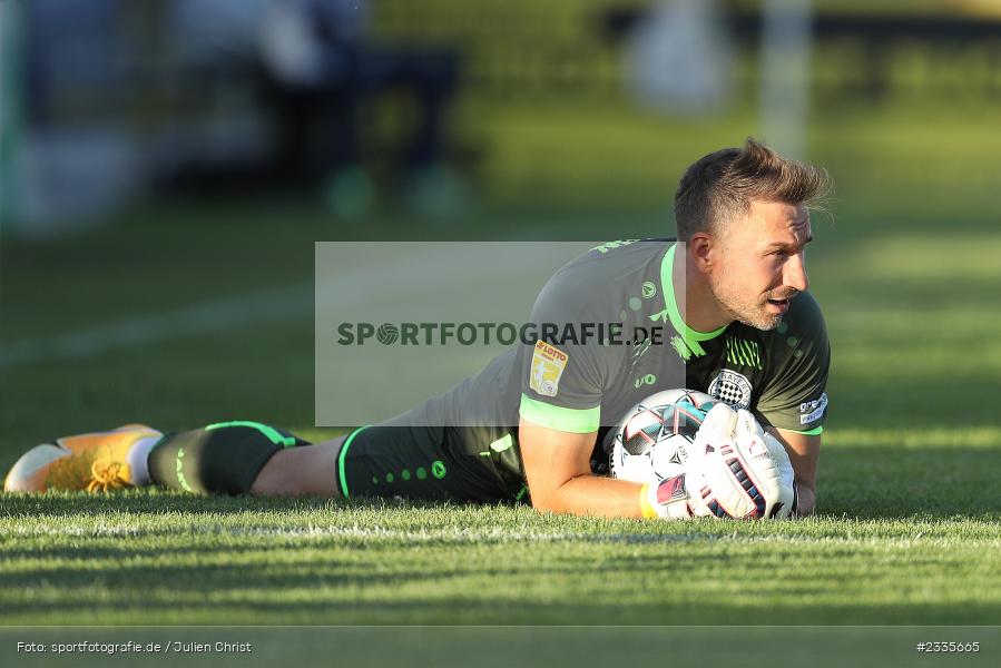 Daniel Endres, Main-Echo Arena, Alzenau, 30.07.2022, HEL, sport, action, Fussball, Juli 2022, Saison 2022/2023, Lotto Hessenliga, SGE, FCB, Eintracht Frankfurt U21, FC Bayern Alzenau - Bild-ID: 2335665 Daniel Endres, Main-Echo Arena, Alzenau, 30.07.2022, HEL, sport, action, Fussball, Juli 2022, Saison 2022/2023, Lotto Hessenliga, SGE, FCB, Eintracht Frankfurt U21, FC Bayern Alzenau - Bild-ID: 2335665