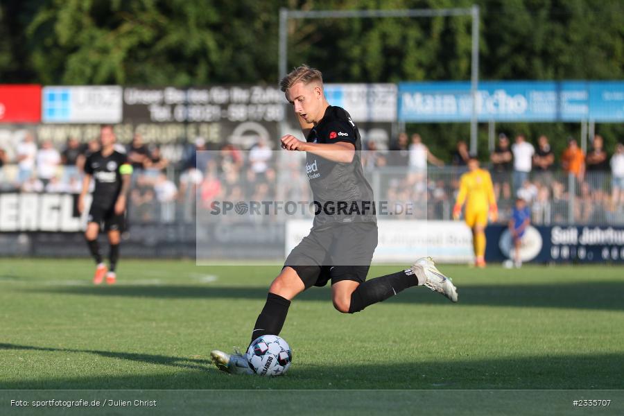 Maximilian Brauburger, Main-Echo Arena, Alzenau, 30.07.2022, HEL, sport, action, Fussball, Juli 2022, Saison 2022/2023, Lotto Hessenliga, SGE, FCB, Eintracht Frankfurt U21, FC Bayern Alzenau - Bild-ID: 2335707 Maximilian Brauburger, Main-Echo Arena, Alzenau, 30.07.2022, HEL, sport, action, Fussball, Juli 2022, Saison 2022/2023, Lotto Hessenliga, SGE, FCB, Eintracht Frankfurt U21, FC Bayern Alzenau - Bild-ID: 2335707