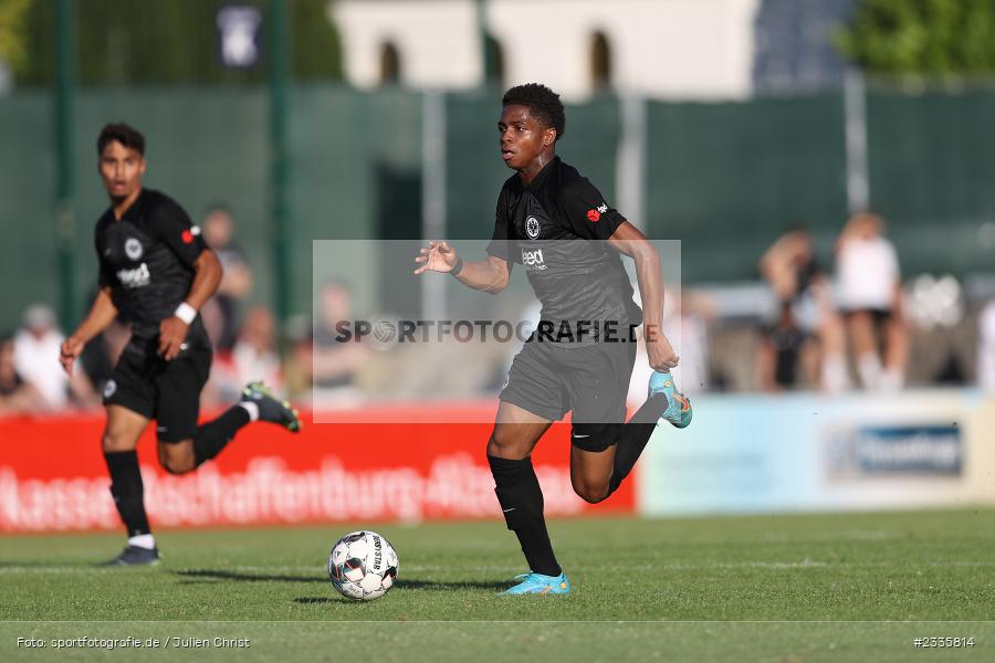 Divaio Jhair Bobson, Main-Echo Arena, Alzenau, 30.07.2022, HEL, sport, action, Fussball, Juli 2022, Saison 2022/2023, Lotto Hessenliga, SGE, FCB, Eintracht Frankfurt U21, FC Bayern Alzenau - Bild-ID: 2335814 Divaio Jhair Bobson, Main-Echo Arena, Alzenau, 30.07.2022, HEL, sport, action, Fussball, Juli 2022, Saison 2022/2023, Lotto Hessenliga, SGE, FCB, Eintracht Frankfurt U21, FC Bayern Alzenau - Bild-ID: 2335814
