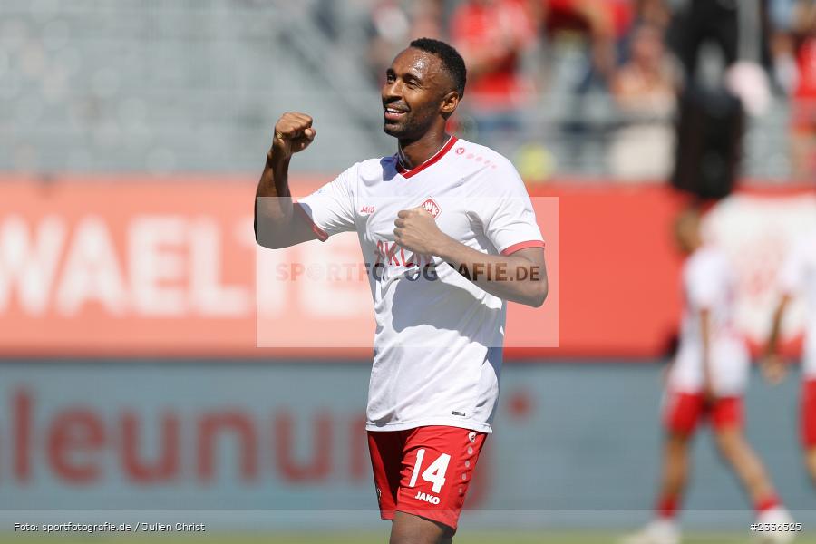Torjubel, Saliou Sané, FLYERALARM Arena, Würzburg, 06.08.2022, BFV, sport, action, Fussball, August 2022, Saison 2022/2023, RLB, Regionalliga Bayern, ANS, FWK, SpVgg Ansbach, FC Würzburger Kickers - Bild-ID: 2336525