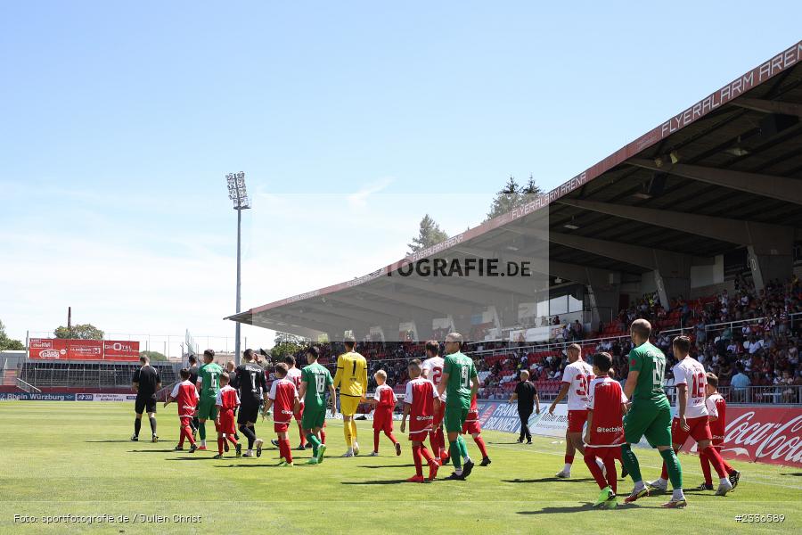Einlaufkinder, Teams, Mannschaften, FLYERALARM Arena, Würzburg, 06.08.2022, BFV, sport, action, Fussball, August 2022, Saison 2022/2023, RLB, Regionalliga Bayern, ANS, FWK, SpVgg Ansbach, FC Würzburger Kickers - Bild-ID: 2336589