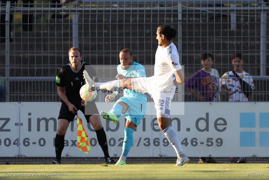 Daniel Adlung, Stadion am Schönbusch, Aschaffenburg, 12.08.2022, BFV, sport, action, Fussball, August 2022, Saison 2022/2023, RB, Regionalliga Bayern, SGF, SVA, SpVgg Greuther Fürth II, SV Viktoria Aschaffenburg - Bild-ID: 2336914