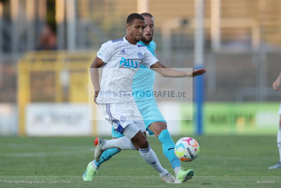 Felix Metzler, Stadion am Schönbusch, Aschaffenburg, 12.08.2022, BFV, sport, action, Fussball, August 2022, Saison 2022/2023, RB, Regionalliga Bayern, SGF, SVA, SpVgg Greuther Fürth II, SV Viktoria Aschaffenburg - Bild-ID: 2336960