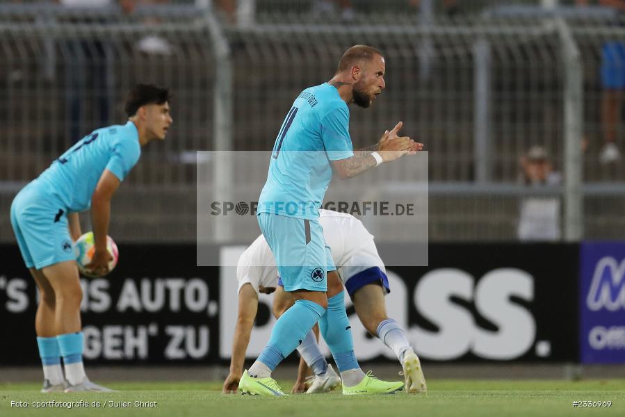 Daniel Adlung, Stadion am Schönbusch, Aschaffenburg, 12.08.2022, BFV, sport, action, Fussball, August 2022, Saison 2022/2023, RB, Regionalliga Bayern, SGF, SVA, SpVgg Greuther Fürth II, SV Viktoria Aschaffenburg - Bild-ID: 2336969