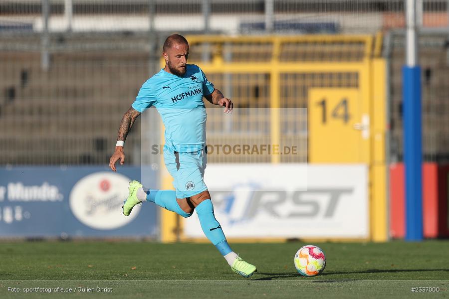 Daniel Adlung, Stadion am Schönbusch, Aschaffenburg, 12.08.2022, BFV, sport, action, Fussball, August 2022, Saison 2022/2023, RB, Regionalliga Bayern, SGF, SVA, SpVgg Greuther Fürth II, SV Viktoria Aschaffenburg - Bild-ID: 2337000