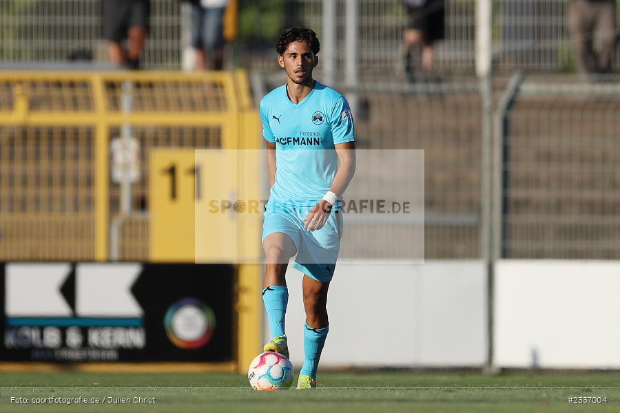 Enes Zengin, Stadion am Schönbusch, Aschaffenburg, 12.08.2022, BFV, sport, action, Fussball, August 2022, Saison 2022/2023, RB, Regionalliga Bayern, SGF, SVA, SpVgg Greuther Fürth II, SV Viktoria Aschaffenburg - Bild-ID: 2337004