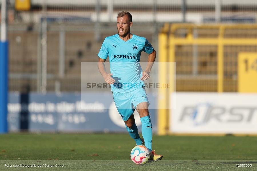 Fabian Baumgärtel, Stadion am Schönbusch, Aschaffenburg, 12.08.2022, BFV, sport, action, Fussball, August 2022, Saison 2022/2023, RB, Regionalliga Bayern, SGF, SVA, SpVgg Greuther Fürth II, SV Viktoria Aschaffenburg - Bild-ID: 2337005