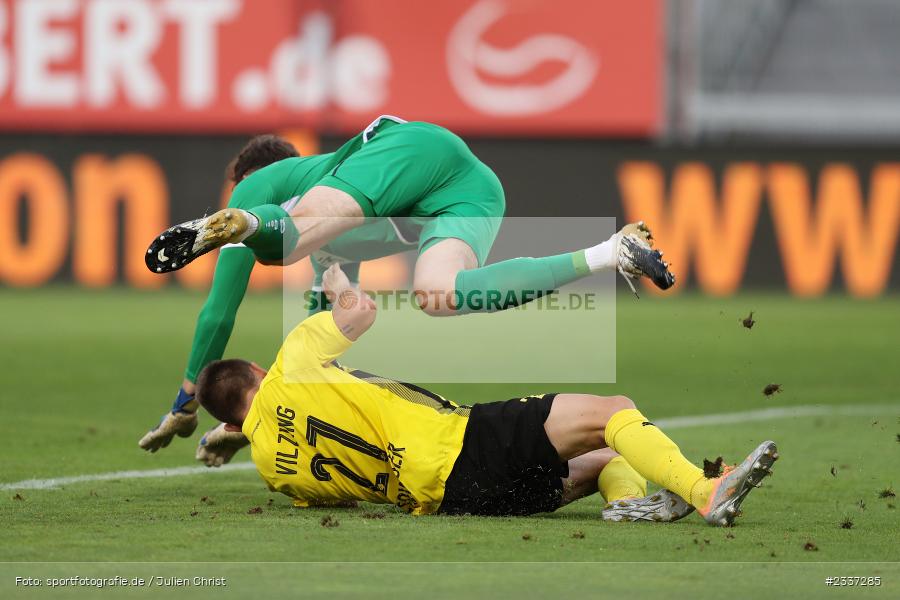 Zusammenstoß, Tor, Thomas Stowasser, FLYERALARM Arena, Würzburg, 19.08.2022, BFV, sport, action, Fussball, August 2022, Saison 2022/2023, RLB, 7. Spieltag, Regionalliga Bayern, VIL, DJK, FWK, DJK Vilzing, FC Würzburger Kickers - Bild-ID: 2337285