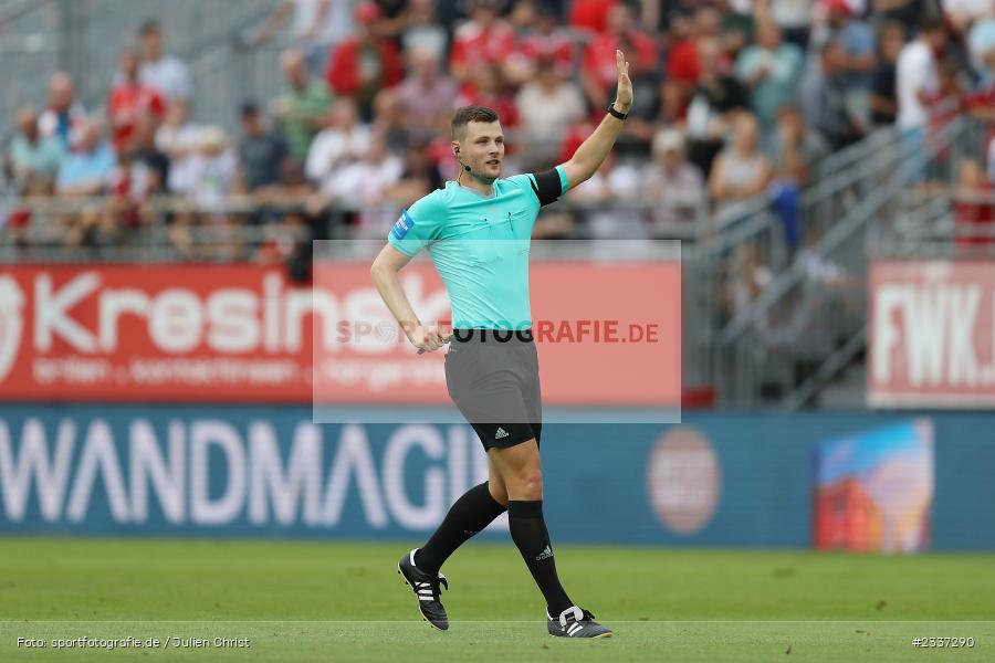 Hände, Arme, gestikuliert, gibt Anweisungen, Elias Tiedeken, FLYERALARM Arena, Würzburg, 19.08.2022, BFV, sport, action, Fussball, August 2022, Saison 2022/2023, RLB, 7. Spieltag, Regionalliga Bayern, VIL, DJK, FWK, DJK Vilzing, FC Würzburger Kickers - Bild-ID: 2337290