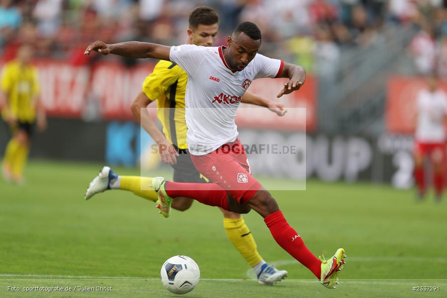 Saliou Sané, FLYERALARM Arena, Würzburg, 19.08.2022, BFV, sport, action, Fussball, August 2022, Saison 2022/2023, RLB, 7. Spieltag, Regionalliga Bayern, VIL, DJK, FWK, DJK Vilzing, FC Würzburger Kickers - Bild-ID: 2337291