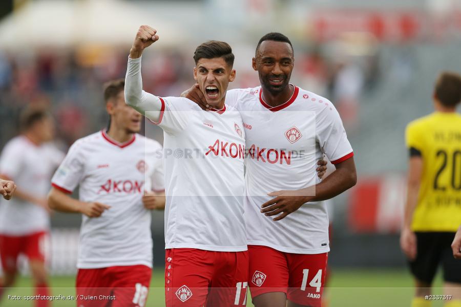 Torjubel, Saliou Sané, Ivan Franjic, FLYERALARM Arena, Würzburg, 19.08.2022, BFV, sport, action, Fussball, August 2022, Saison 2022/2023, RLB, 7. Spieltag, Regionalliga Bayern, VIL, DJK, FWK, DJK Vilzing, FC Würzburger Kickers - Bild-ID: 2337317