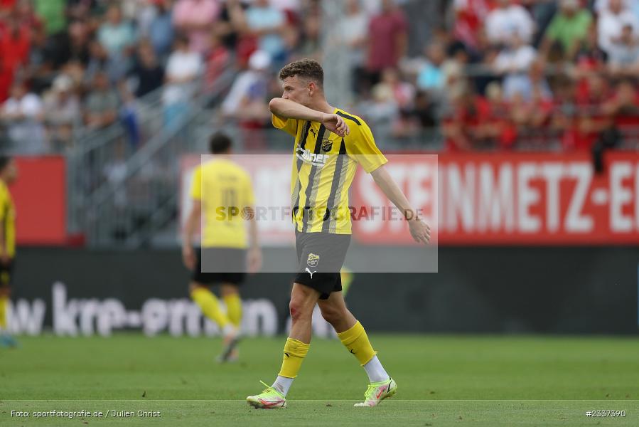 Lukas Schröder, FLYERALARM Arena, Würzburg, 19.08.2022, BFV, sport, action, Fussball, August 2022, Saison 2022/2023, RLB, 7. Spieltag, Regionalliga Bayern, VIL, DJK, FWK, DJK Vilzing, FC Würzburger Kickers - Bild-ID: 2337390