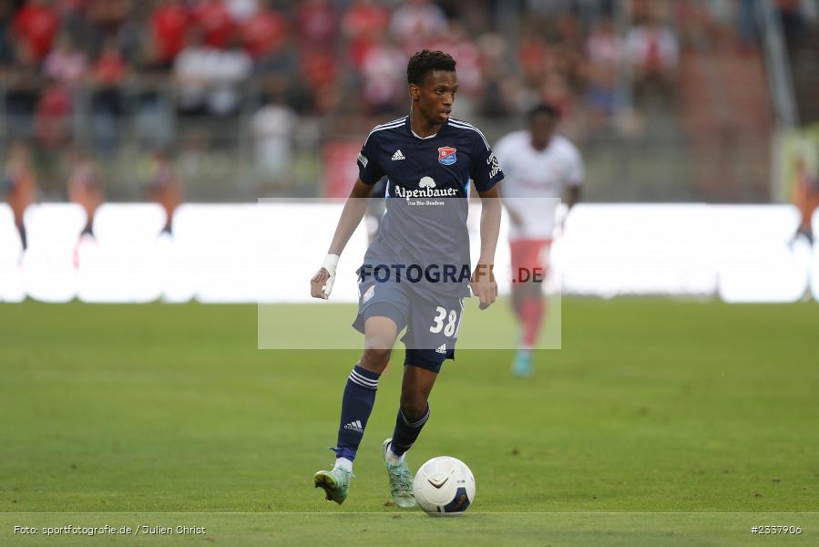 Boipelo Mas, FLYERALARM Arena, Würzburg, 26.08.2022, BFV, sport, action, Fussball, August 2022, Saison 2022/2023, 9. Spieltag, Regionalliga Bayern, UHA, FWK, SpVgg Unterhaching, FC Würzburger Kickers - Bild-ID: 2337906