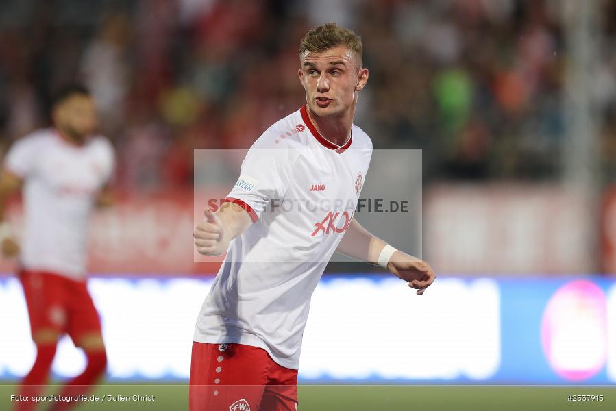 Felix Göttlicher, FLYERALARM Arena, Würzburg, 26.08.2022, BFV, sport, action, Fussball, August 2022, Saison 2022/2023, 9. Spieltag, Regionalliga Bayern, UHA, FWK, SpVgg Unterhaching, FC Würzburger Kickers - Bild-ID: 2337913