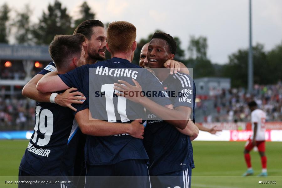 Torjubel, Boipelo Mashigo, FLYERALARM Arena, Würzburg, 26.08.2022, BFV, sport, action, Fussball, August 2022, Saison 2022/2023, 9. Spieltag, Regionalliga Bayern, UHA, FWK, SpVgg Unterhaching, FC Würzburger Kickers - Bild-ID: 2337933