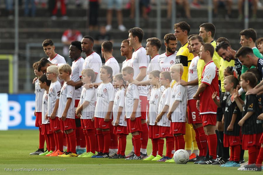 Einlaufkinder, FLYERALARM Arena, Würzburg, 26.08.2022, BFV, sport, action, Fussball, August 2022, Saison 2022/2023, 9. Spieltag, Regionalliga Bayern, UHA, FWK, SpVgg Unterhaching, FC Würzburger Kickers - Bild-ID: 2337939
