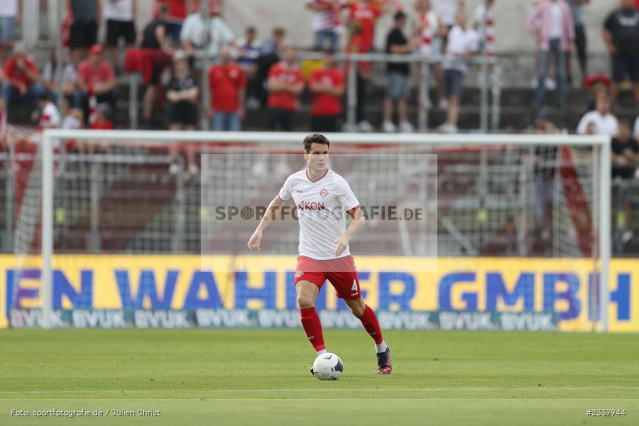 Lukas Müller, FLYERALARM Arena, Würzburg, 26.08.2022, BFV, sport, action, Fussball, August 2022, Saison 2022/2023, 9. Spieltag, Regionalliga Bayern, UHA, FWK, SpVgg Unterhaching, FC Würzburger Kickers - Bild-ID: 2337944