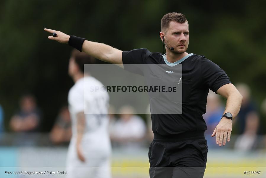 Schiedsrichter, Dominik Fober, Sportgelände in der Au, Karlburg, 27.08.2022, BFV, sport, action, Fussball, August 2022, Saison 2022/2023, 9. Spieltag, Landesliga Nordwest, DJK, TSV, DJK Schwebenried/Schwemmelsbach, TSV Karlburg - Bild-ID: 2338087