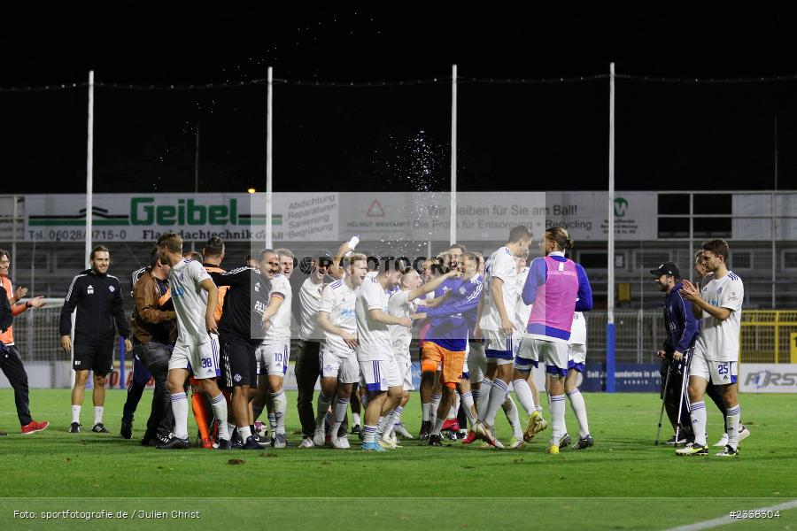 Schlussjubel, Clay Verkaj, Mannschaftskreis, Stadion am Schönbusch, Aschaffenburg, 02.09.2022, BFV, sport, action, Fussball, August 2022, Saison 2022/2023, 9. Spieltag, Regionalliga Bayern, FCN, SVA, 1. FC Nürnberg II, SV Viktoria Aschaffenburg - Bild-ID: 2338304 Schlussjubel, Clay Verkaj, Mannschaftskreis, Stadion am Schönbusch, Aschaffenburg, 02.09.2022, BFV, sport, action, Fussball, August 2022, Saison 2022/2023, 9. Spieltag, Regionalliga Bayern, FCN, SVA, 1. FC Nürnberg II, SV Viktoria Aschaffenburg - Bild-ID: 2338304