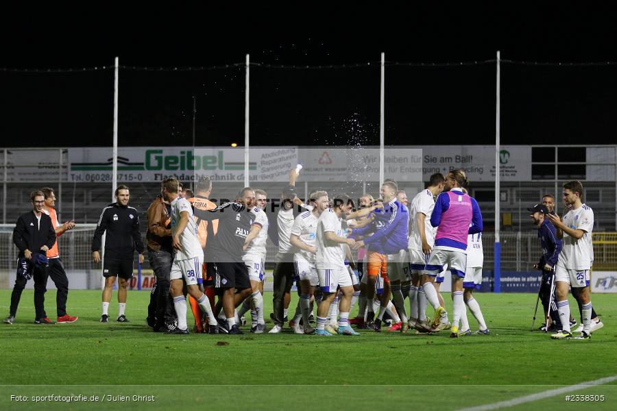 Max Grün, Torwart, Roberto Desch, Elias Niesigk, Florian Pieper, Nico Wegmann, Niklas Meyer, Schlussjubel, Clay Verkaj, Mannschaftskreis, Stadion am Schönbusch, Aschaffenburg, 02.09.2022, BFV, sport, action, Fussball, August 2022, Saison 2022/2023, 9. Spieltag, Regionalliga Bayern, FCN, SVA, 1. FC Nürnberg II, SV Viktoria Aschaffenburg - Bild-ID: 2338305