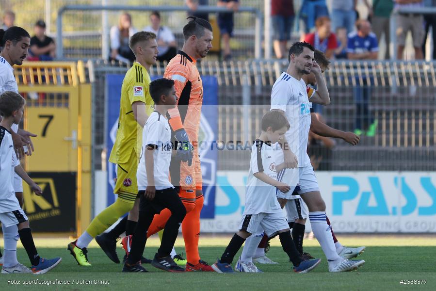 Daniel Cheron, Einlaufkinder, Stadion am Schönbusch, Aschaffenburg, 02.09.2022, BFV, sport, action, Fussball, August 2022, Saison 2022/2023, 9. Spieltag, Regionalliga Bayern, FCN, SVA, 1. FC Nürnberg II, SV Viktoria Aschaffenburg - Bild-ID: 2338379 Daniel Cheron, Einlaufkinder, Stadion am Schönbusch, Aschaffenburg, 02.09.2022, BFV, sport, action, Fussball, August 2022, Saison 2022/2023, 9. Spieltag, Regionalliga Bayern, FCN, SVA, 1. FC Nürnberg II, SV Viktoria Aschaffenburg - Bild-ID: 2338379