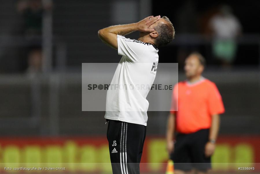 Hände, Arme, gestikuliert, hadern, Jochen Seitz, Stadion am Schönbusch, Aschaffenburg, 06.09.2022, BFV, sport, action, Fussball, September 2022, Saison 2022/2023, BFV-Verbandspokal, Landespokal Bayern, Achtelfinale, Toto-Pokal, FC05, SVA, 1. FC Schweinfurt, SV Viktoria Aschaffenburg - Bild-ID: 2338693