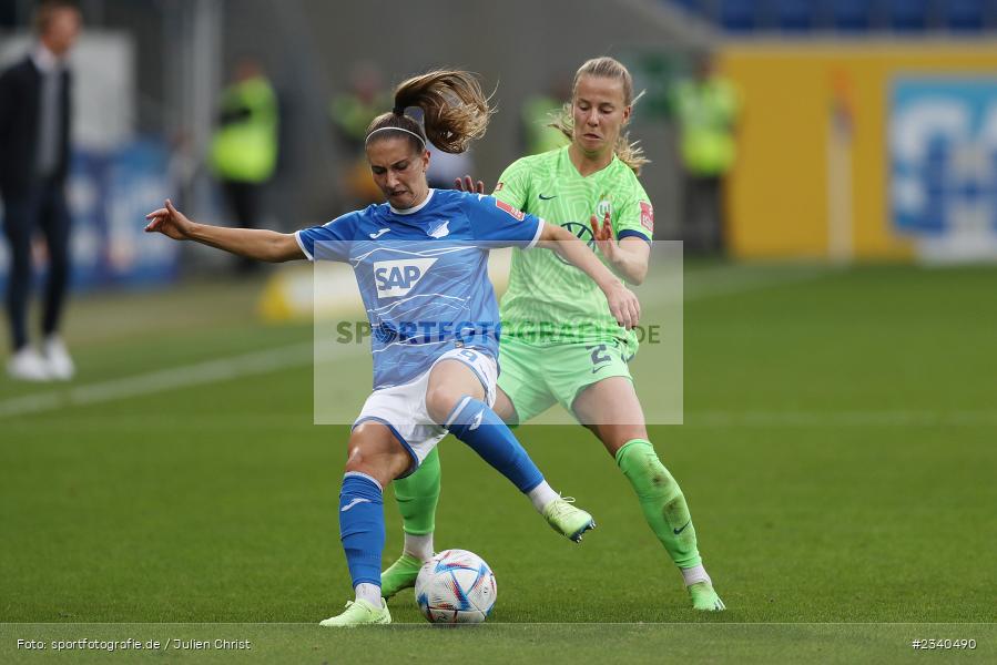 Katharina Naschenweng, PreZero Arena, Sinsheim, 24.09.2022, DFB, sport, action, Fussball, September 2022, Saison 2022/2023, 2. Spieltag, Die Liga, FLYERALARM Frauen-Bundesliga, VFL, TSG, VfL Wolfsburg, TSG Hoffenheim - Bild-ID: 2340490