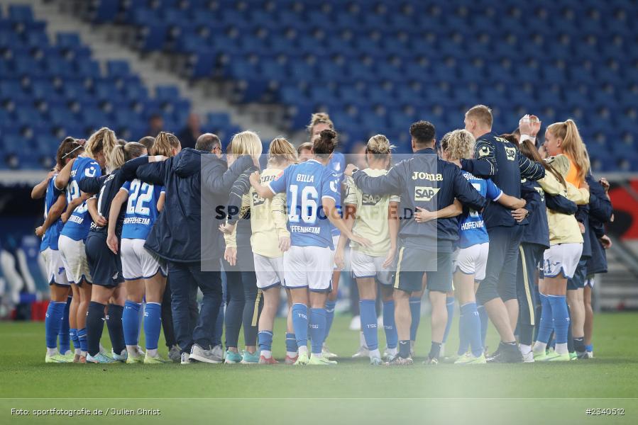 Team, PreZero Arena, Sinsheim, 24.09.2022, DFB, sport, action, Fussball, September 2022, Saison 2022/2023, 2. Spieltag, Die Liga, FLYERALARM Frauen-Bundesliga, VFL, TSG, VfL Wolfsburg, TSG Hoffenheim - Bild-ID: 2340512 Team, PreZero Arena, Sinsheim, 24.09.2022, DFB, sport, action, Fussball, September 2022, Saison 2022/2023, 2. Spieltag, Die Liga, FLYERALARM Frauen-Bundesliga, VFL, TSG, VfL Wolfsburg, TSG Hoffenheim - Bild-ID: 2340512