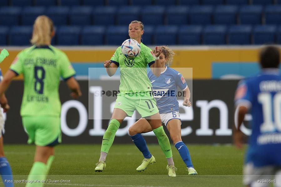 Alexandra Popp, PreZero Arena, Sinsheim, 24.09.2022, DFB, sport, action, Fussball, September 2022, Saison 2022/2023, 2. Spieltag, Die Liga, FLYERALARM Frauen-Bundesliga, VFL, TSG, VfL Wolfsburg, TSG Hoffenheim - Bild-ID: 2340565