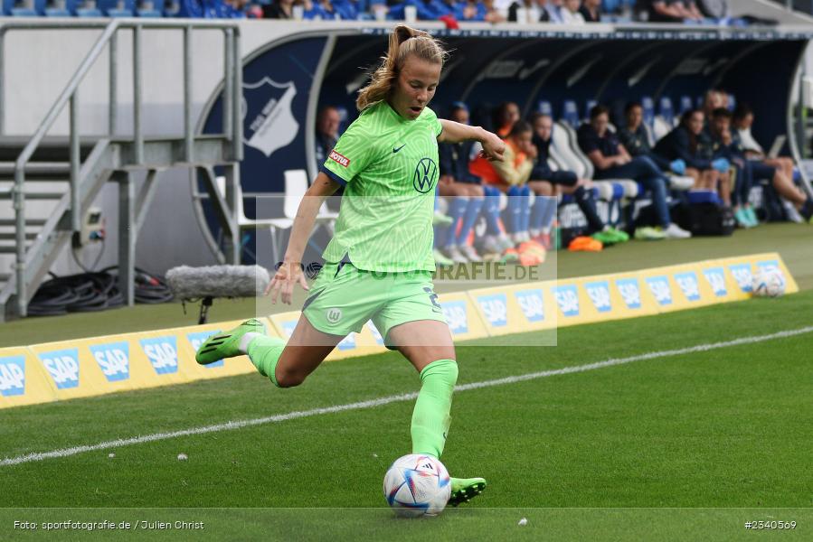 Lynn Wilms, PreZero Arena, Sinsheim, 24.09.2022, DFB, sport, action, Fussball, September 2022, Saison 2022/2023, 2. Spieltag, Die Liga, FLYERALARM Frauen-Bundesliga, VFL, TSG, VfL Wolfsburg, TSG Hoffenheim - Bild-ID: 2340569