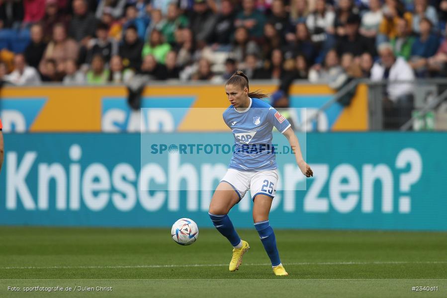 Melissa Kössler, PreZero Arena, Sinsheim, 24.09.2022, DFB, sport, action, Fussball, September 2022, Saison 2022/2023, 2. Spieltag, Die Liga, FLYERALARM Frauen-Bundesliga, VFL, TSG, VfL Wolfsburg, TSG Hoffenheim - Bild-ID: 2340611