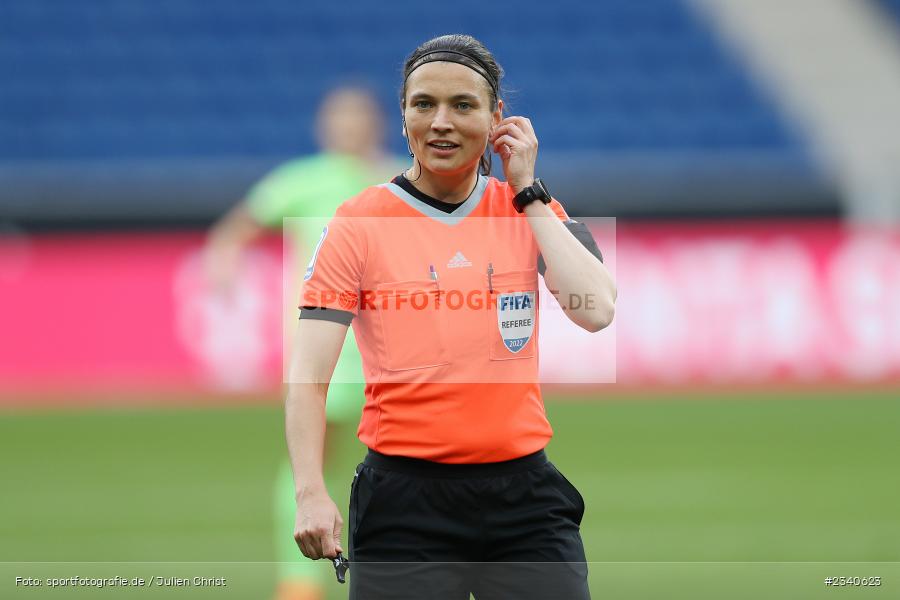 FIFA Referee, Schiedsrichter, Angelika Söder, PreZero Arena, Sinsheim, 24.09.2022, DFB, sport, action, Fussball, September 2022, Saison 2022/2023, 2. Spieltag, Die Liga, FLYERALARM Frauen-Bundesliga, VFL, TSG, VfL Wolfsburg, TSG Hoffenheim - Bild-ID: 2340623 FIFA Referee, Schiedsrichter, Angelika Söder, PreZero Arena, Sinsheim, 24.09.2022, DFB, sport, action, Fussball, September 2022, Saison 2022/2023, 2. Spieltag, Die Liga, FLYERALARM Frauen-Bundesliga, VFL, TSG, VfL Wolfsburg, TSG Hoffenheim - Bild-ID: 2340623