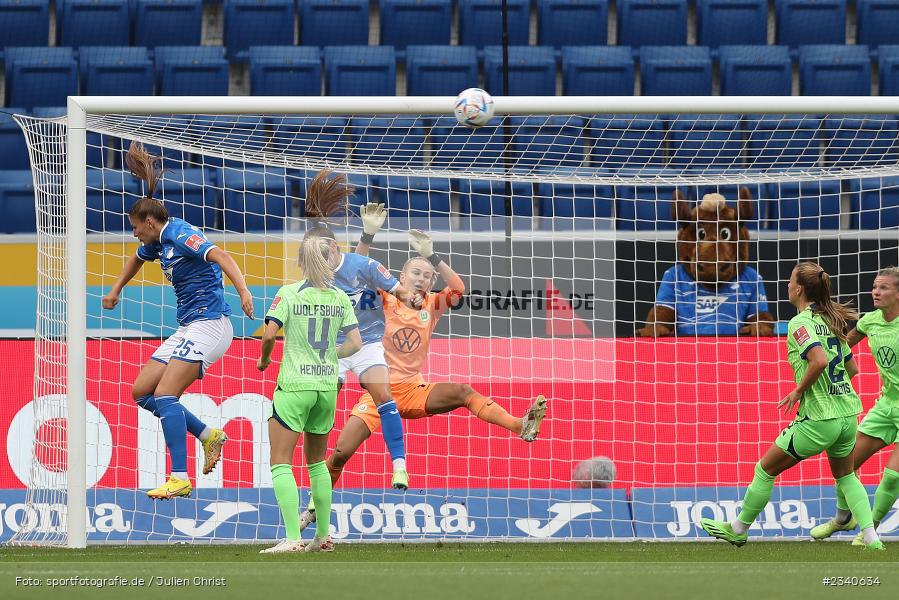 Merle Frohms, Melissa Kössler, PreZero Arena, Sinsheim, 24.09.2022, DFB, sport, action, Fussball, September 2022, Saison 2022/2023, 2. Spieltag, Die Liga, FLYERALARM Frauen-Bundesliga, VFL, TSG, VfL Wolfsburg, TSG Hoffenheim - Bild-ID: 2340634 Merle Frohms, Melissa Kössler, PreZero Arena, Sinsheim, 24.09.2022, DFB, sport, action, Fussball, September 2022, Saison 2022/2023, 2. Spieltag, Die Liga, FLYERALARM Frauen-Bundesliga, VFL, TSG, VfL Wolfsburg, TSG Hoffenheim - Bild-ID: 2340634