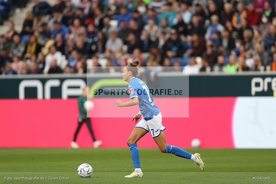 Franziska Harsch, PreZero Arena, Sinsheim, 24.09.2022, DFB, sport, action, Fussball, September 2022, Saison 2022/2023, 2. Spieltag, Die Liga, FLYERALARM Frauen-Bundesliga, VFL, TSG, VfL Wolfsburg, TSG Hoffenheim - Bild-ID: 2340645