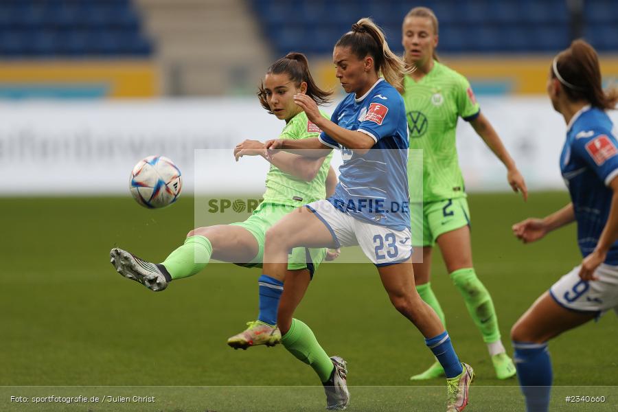 Lena Oberdorf, PreZero Arena, Sinsheim, 24.09.2022, DFB, sport, action, Fussball, September 2022, Saison 2022/2023, 2. Spieltag, Die Liga, FLYERALARM Frauen-Bundesliga, VFL, TSG, VfL Wolfsburg, TSG Hoffenheim - Bild-ID: 2340660